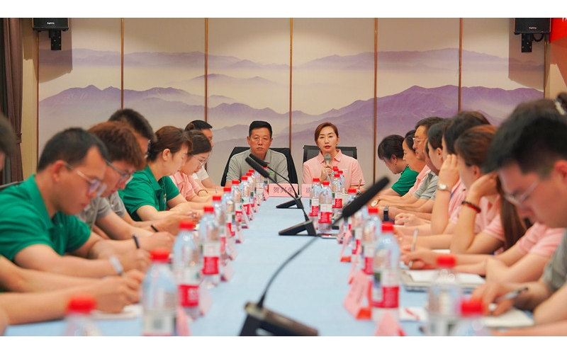 錨定目標(biāo)再出發(fā)——公司召開2025年中復(fù)盤總結(jié)會(huì)議